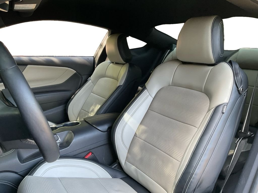 Used 2024 Silver Ford GT Premium image 28
