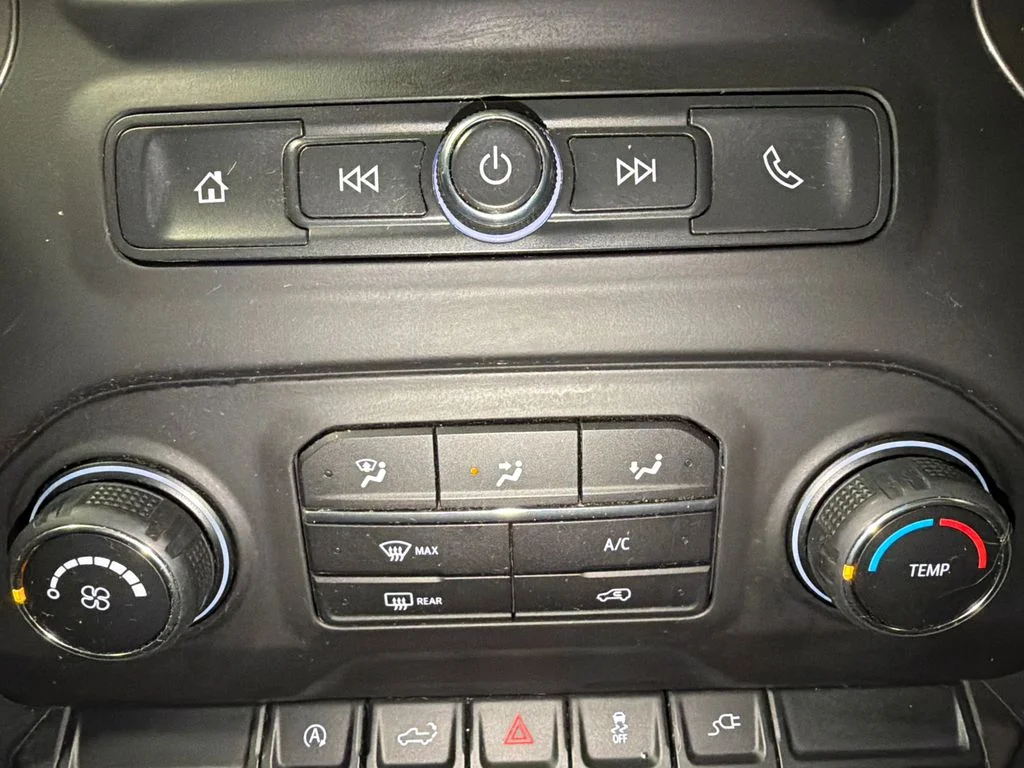 Used 2021 Summit White Chevrolet Custom image 31