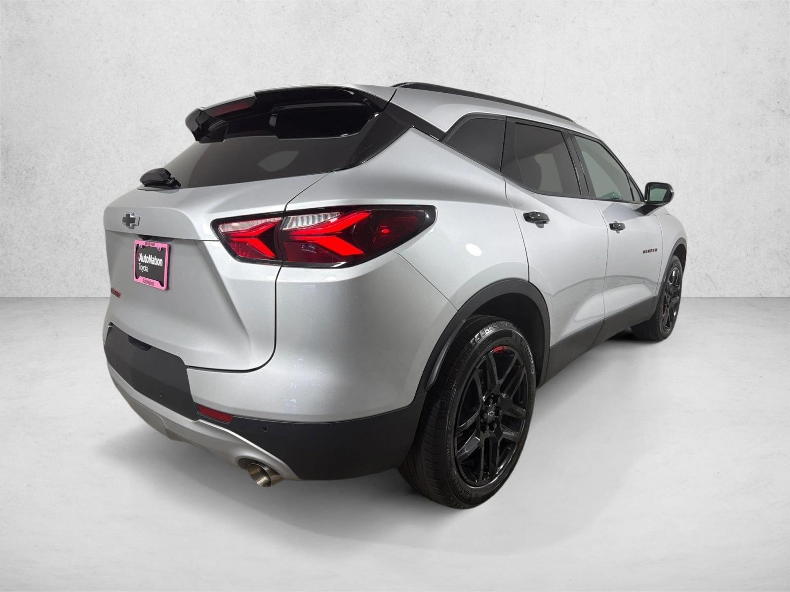 Used 2021 Silver Ice Metallic Chevrolet LT image 3