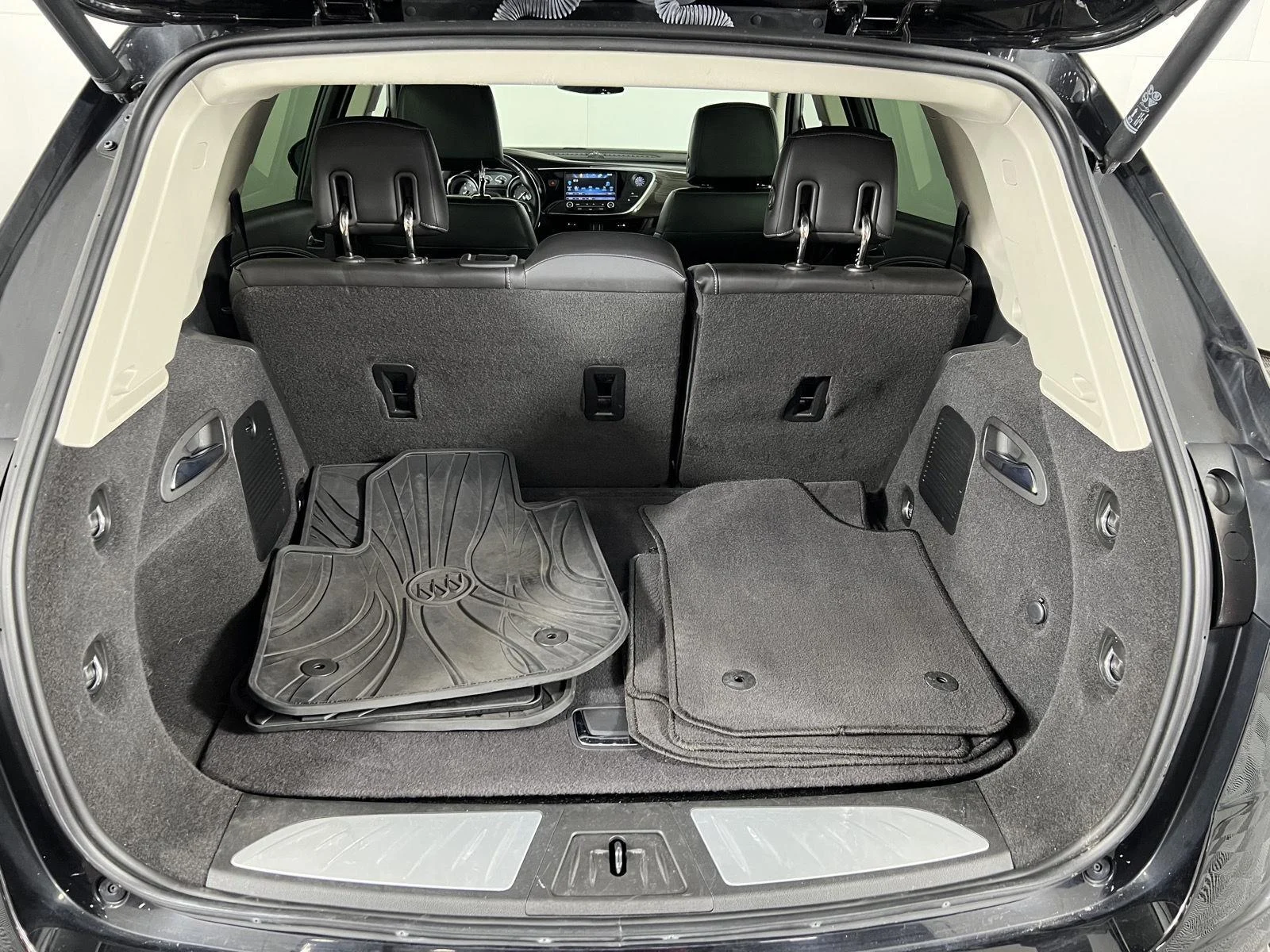 Used 2020 Ebony Twilight Metallic Buick Essence image 8