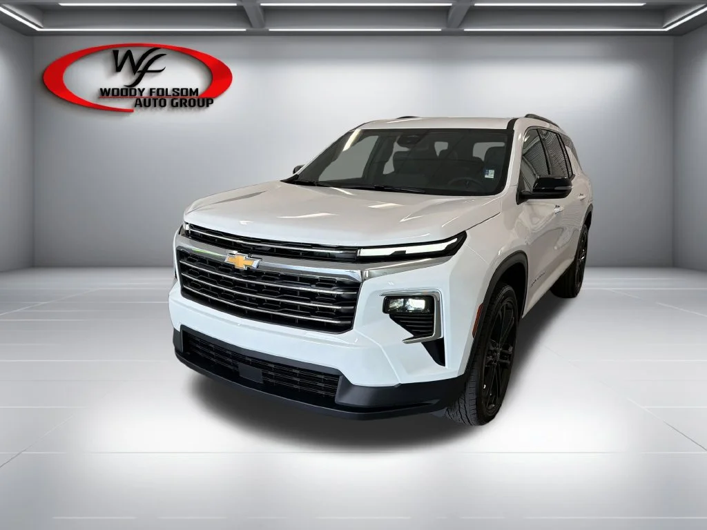 New 2027 Summit White Chevrolet LT image 3