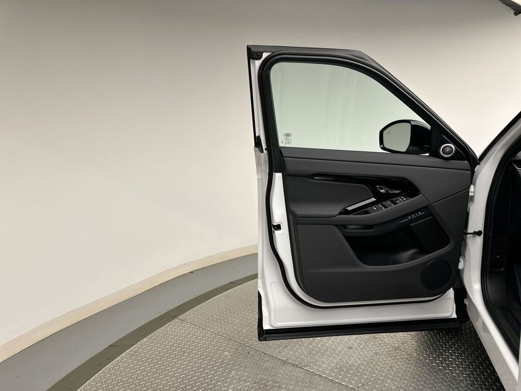 Used 2026 Fuji White Land Rover S image 7
