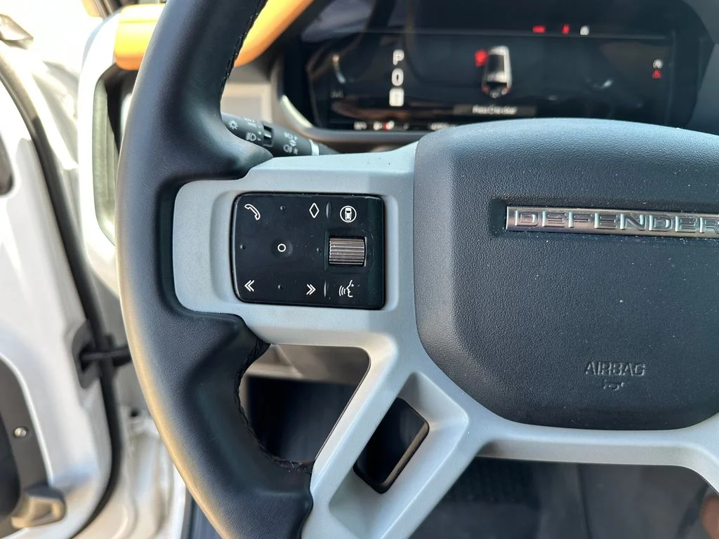 Used 2024 Blue Land Rover X-Dynamic SE image 14