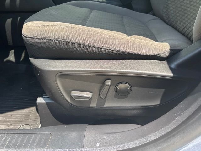 Used 2022 Blue Ford SE image 14