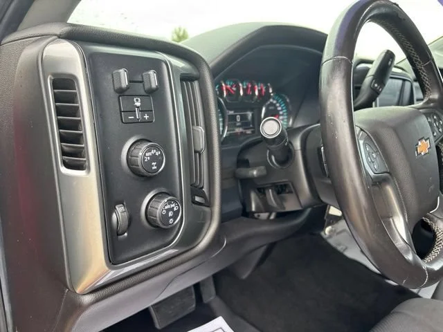 Used 2018 CAJUN RED TINTCOAT Chevrolet LT image 25