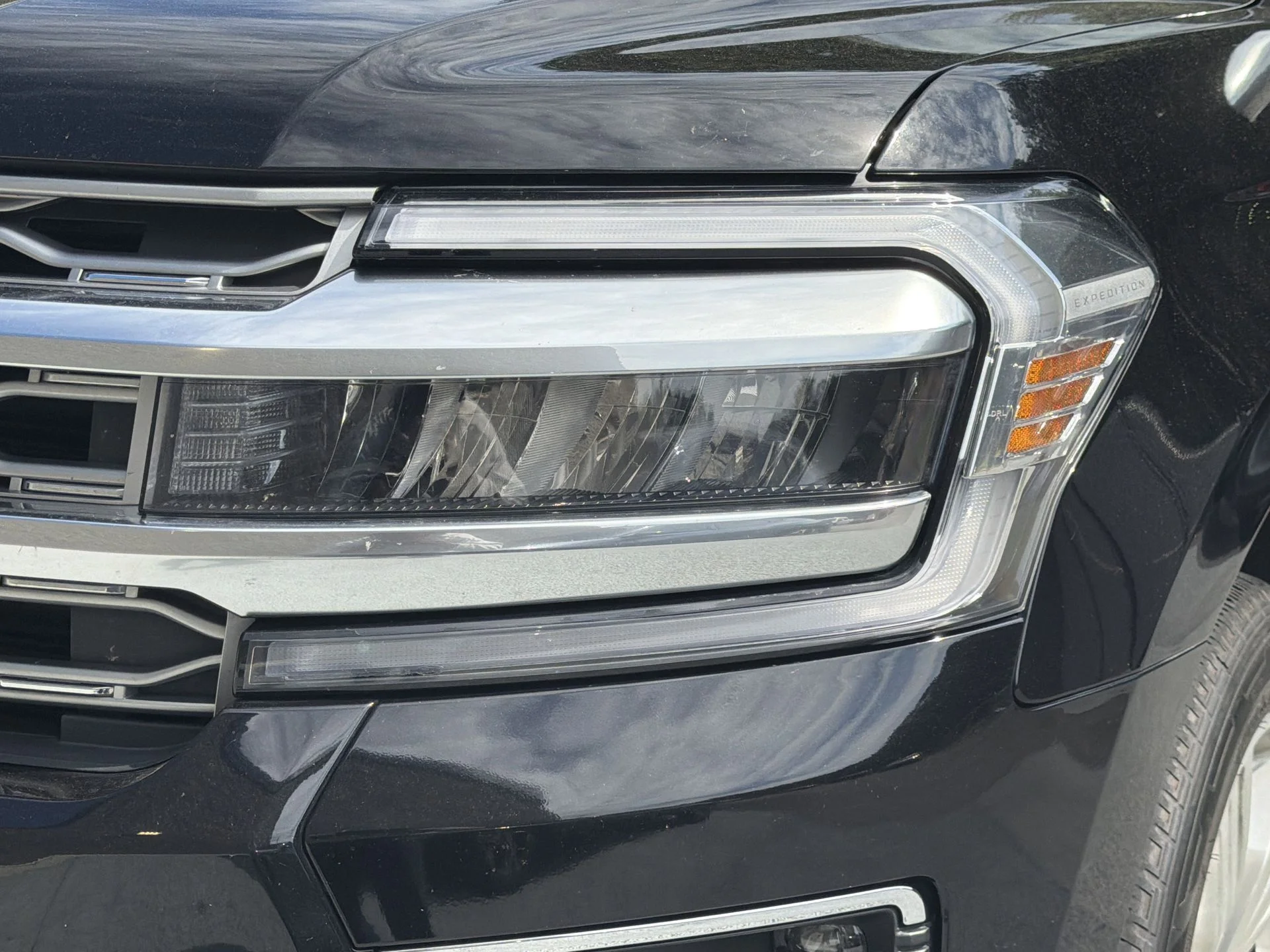 Used 2022 Black Metallic Ford Platinum image 13