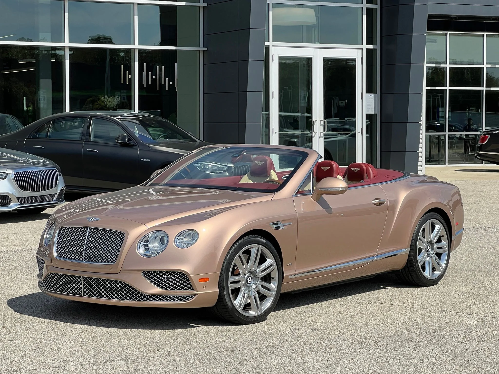 Used 2017 Gold Bentley W12 image 2