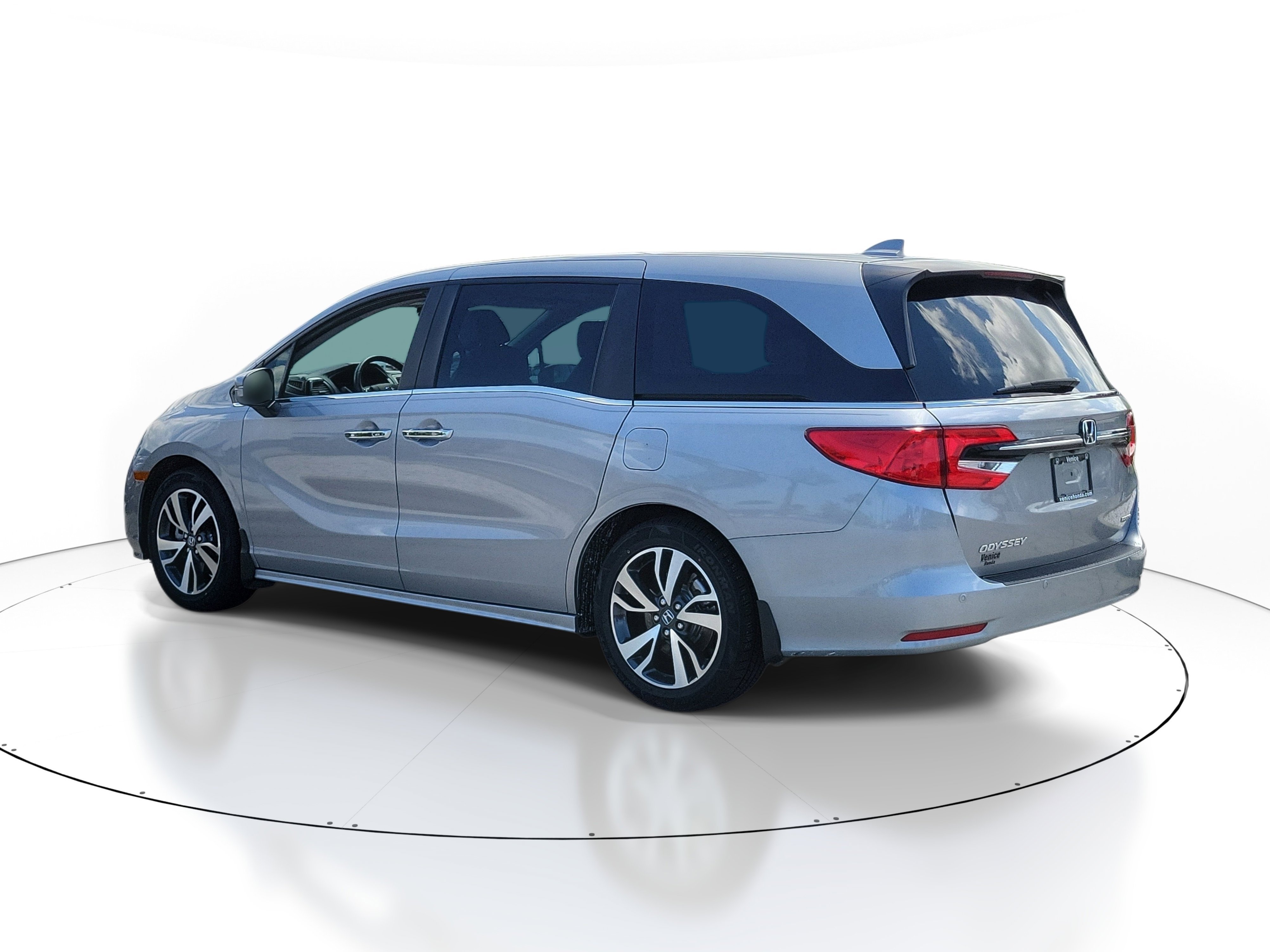 Used 2023  Honda Touring image 4