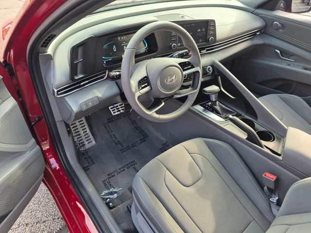 Certified Used 2025 Red Hyundai SEL Sport image 9