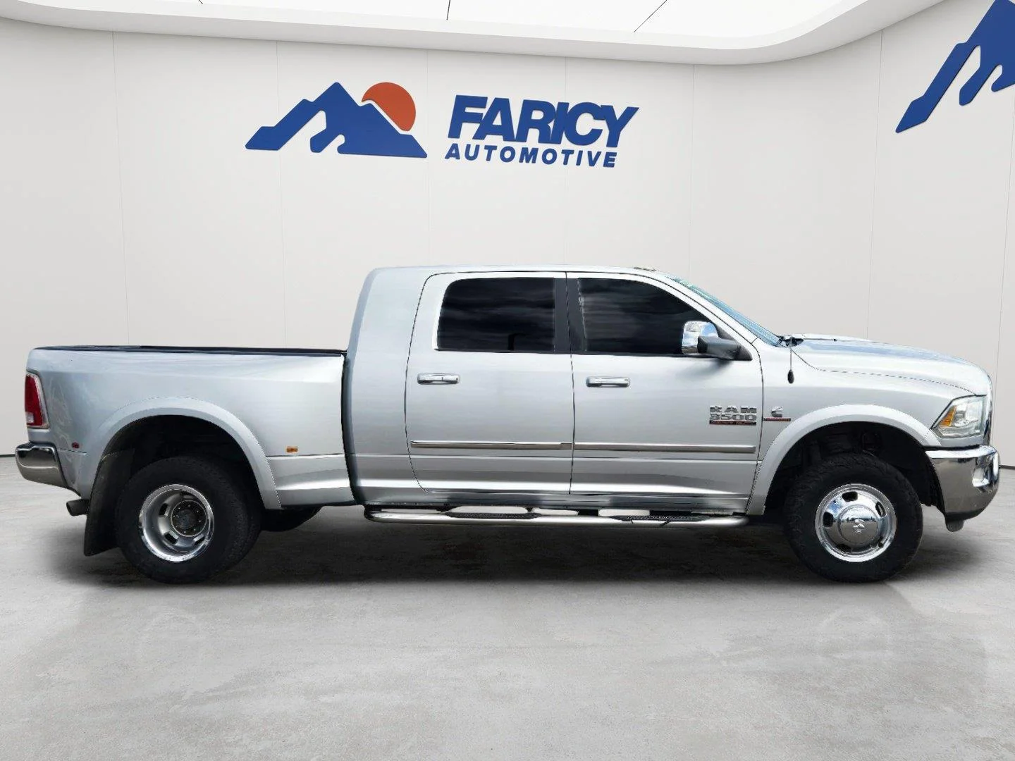 Used 2014 Bright Silver Metallic Clearcoat Ram Laramie image 4