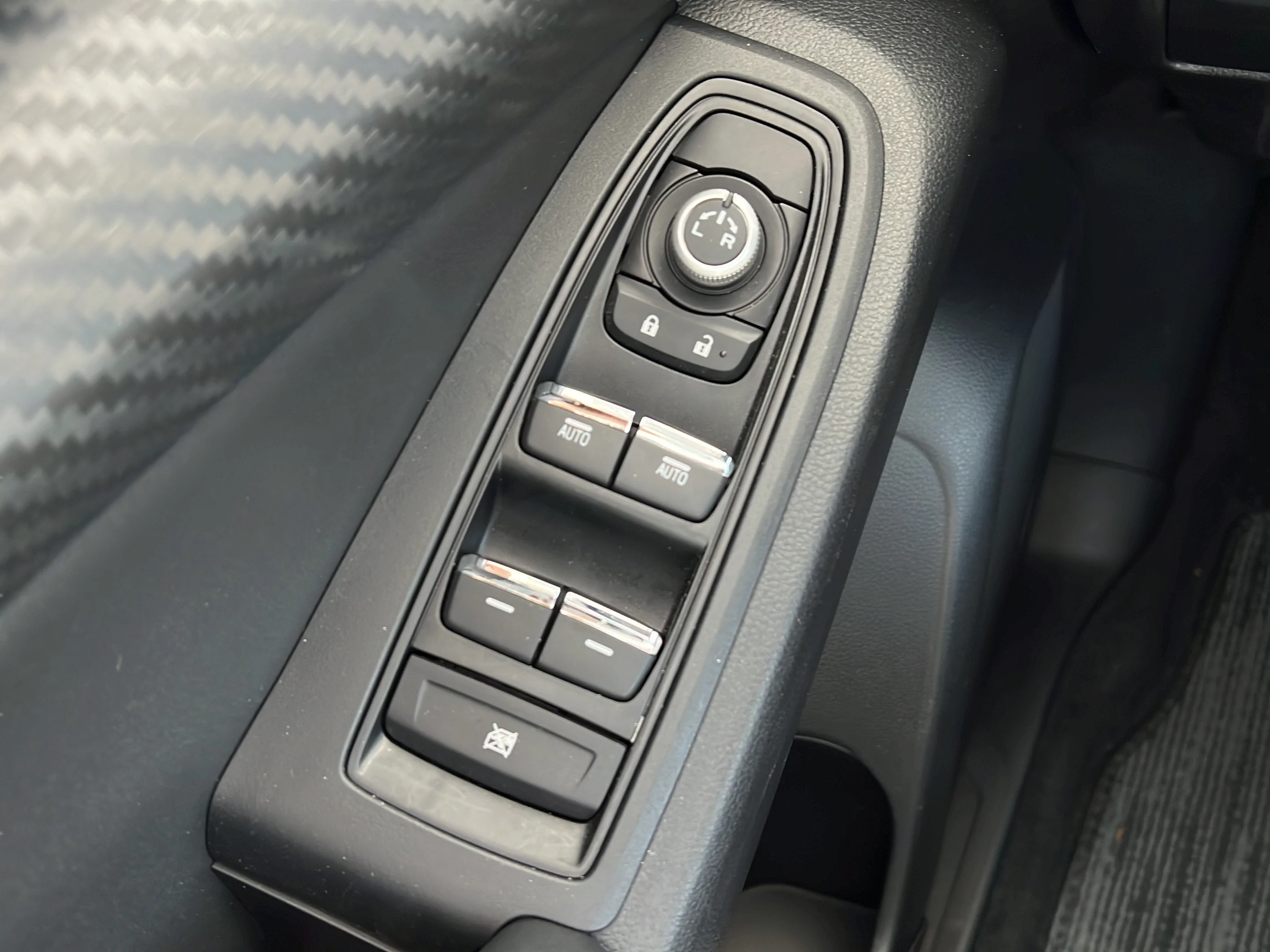 Used 2026 Crystal White Pearl Subaru Premium image 22