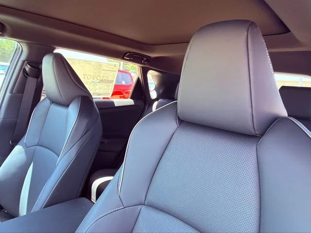 New 2026 Wind Chill Pearl with Midnight Black Metallic roof Toyota Limited image 10