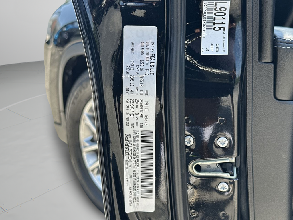 Used 2019 Black Jeep Latitude Plus image 44
