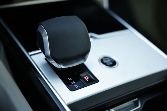 New 2026 Fuji White Land Rover SE 7 Seats image 46