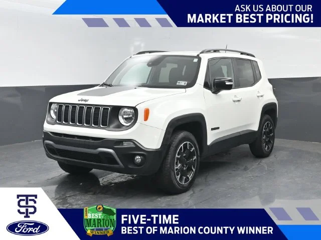 Certified Used 2023 Alpine White Clearcoat Jeep Latitude image 1