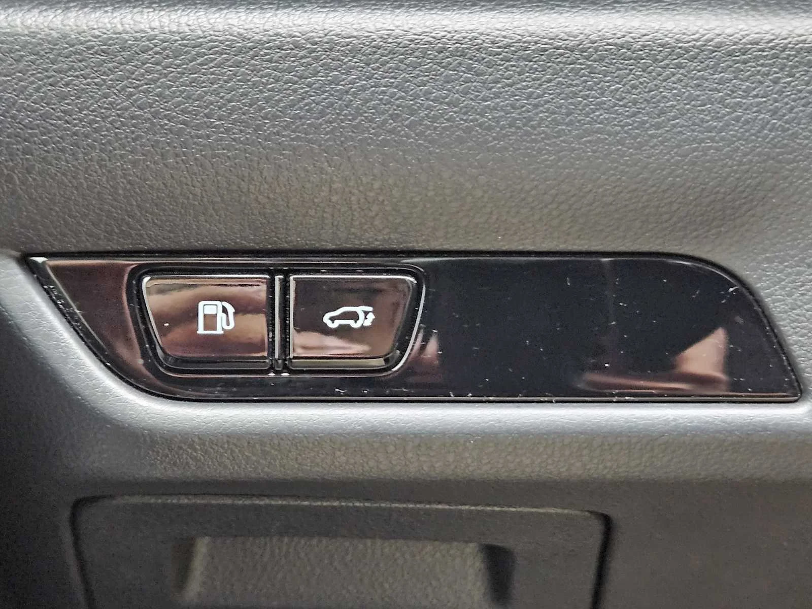 Certified Used 2025 ATOMIC SILVER Lexus Premium image 17