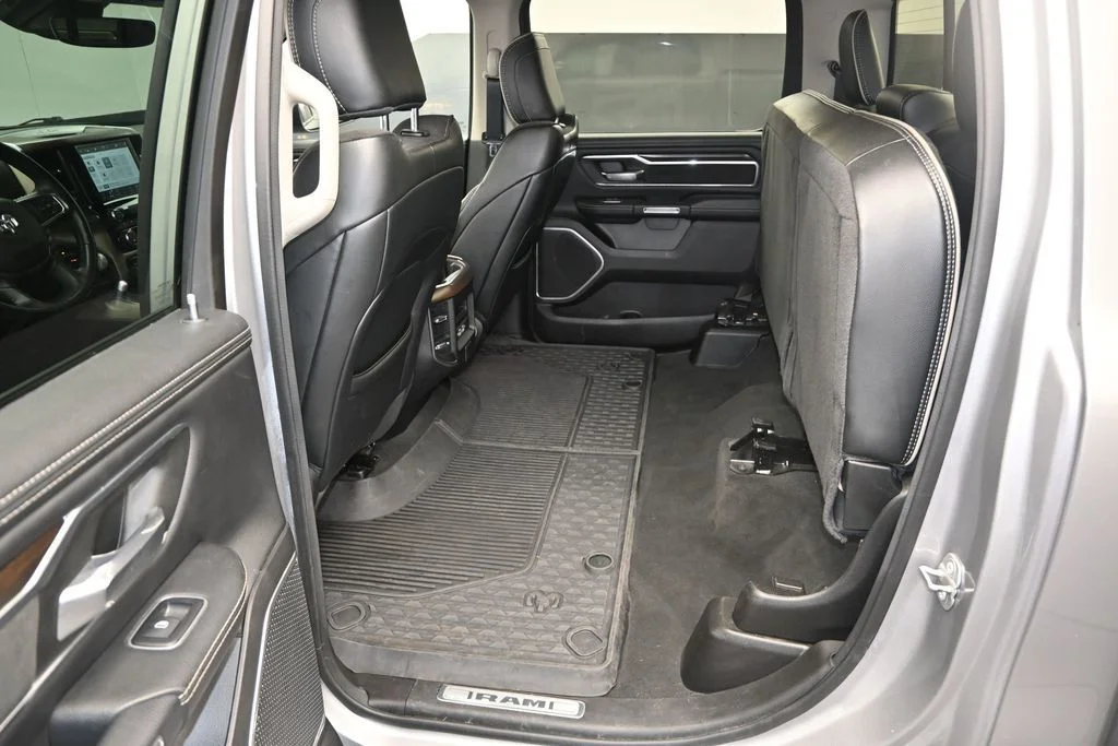 Used 2022 Silver Ram Laramie image 16