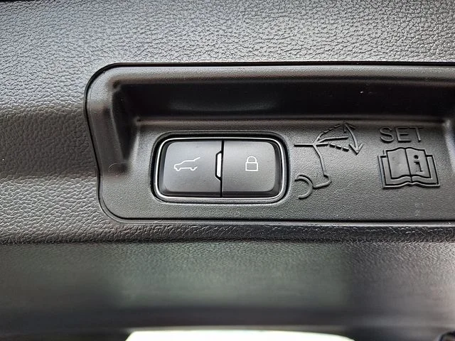 Used 2023 Blue Ford XLT image 30