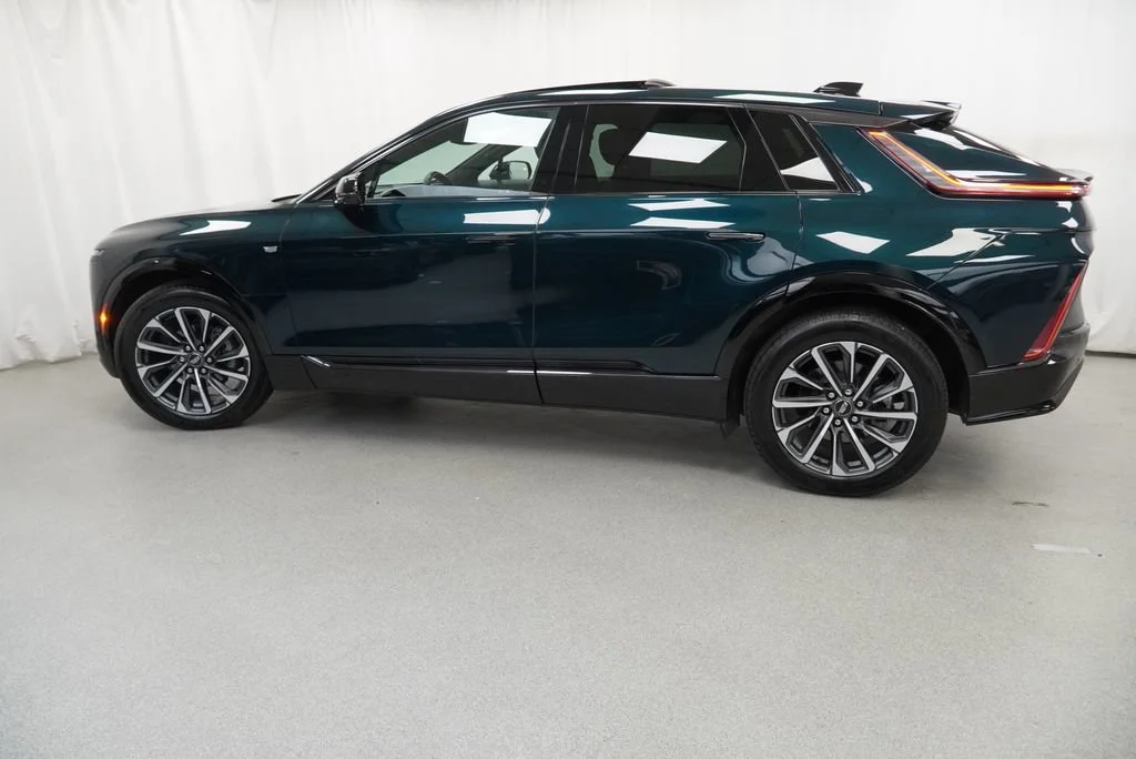 Used 2024 Emerald Lake Metallic Cadillac Sport 2 image 42
