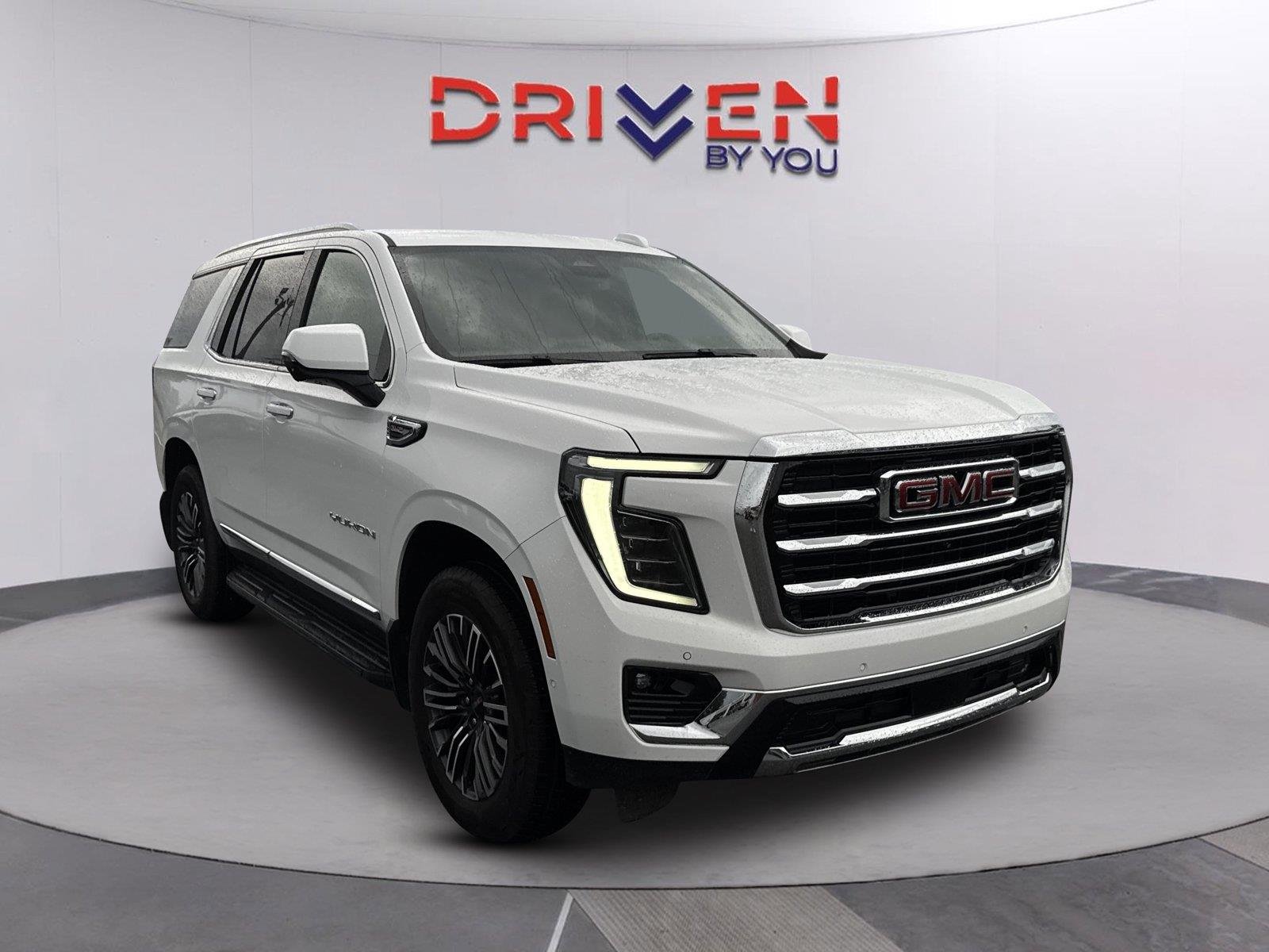 Used 2025 Summit White GMC Elevation image 2