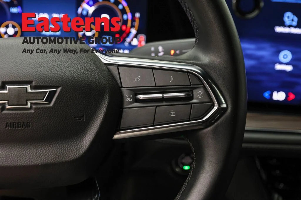 Used 2025 Gray Chevrolet Z71 image 16