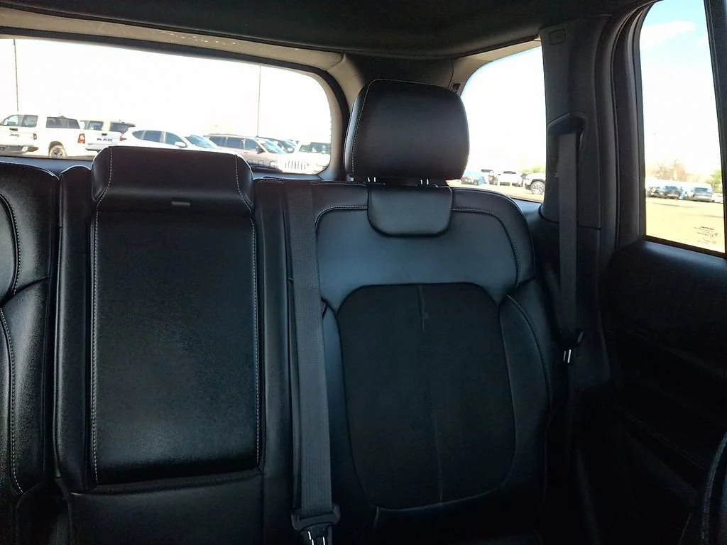 Used 2023 Velvet Red Pearlcoat Jeep Altitude image 21