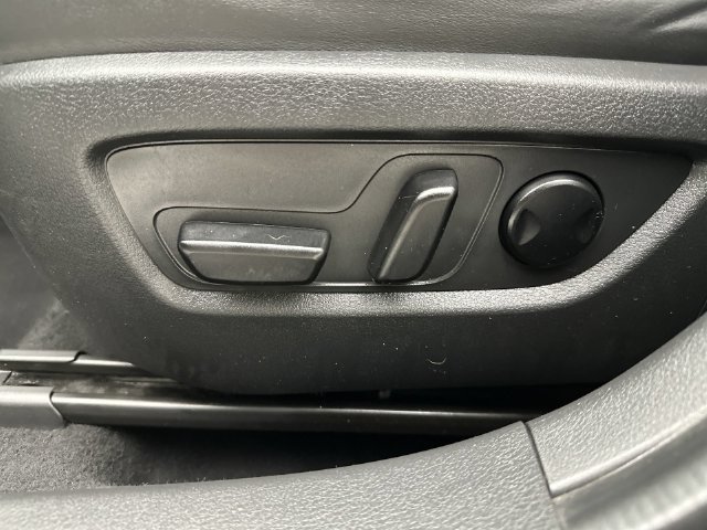 Used 2021 White Mazda Preferred image 12