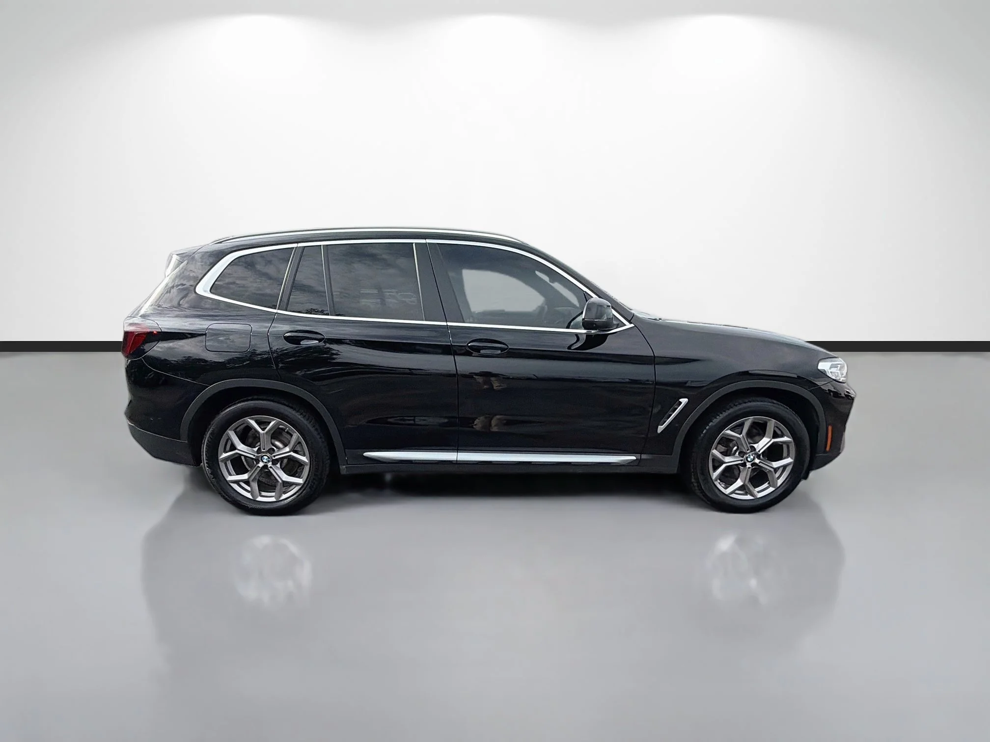 Used 2023 Jet Black BMW xDrive30i image 7