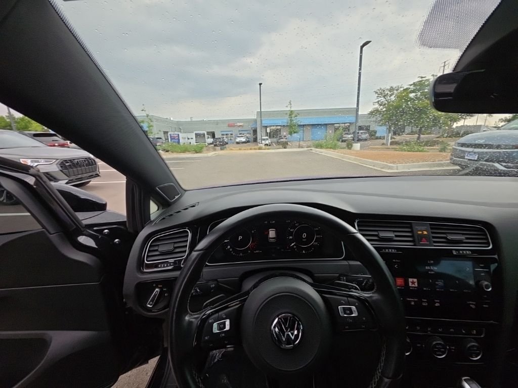 Used 2018  Volkswagen DCC & Navigation 4Motion image 13