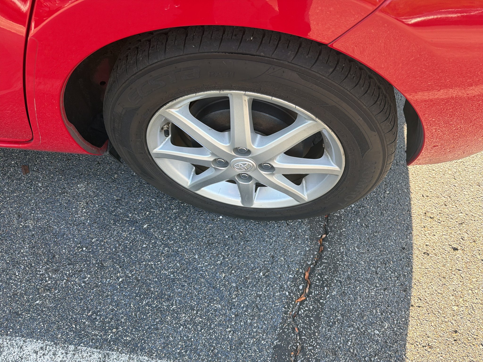 Used 2014 Red Toyota  image 4