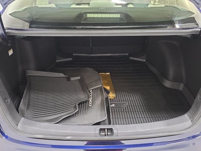 Certified Used 2020  Toyota LE image 29