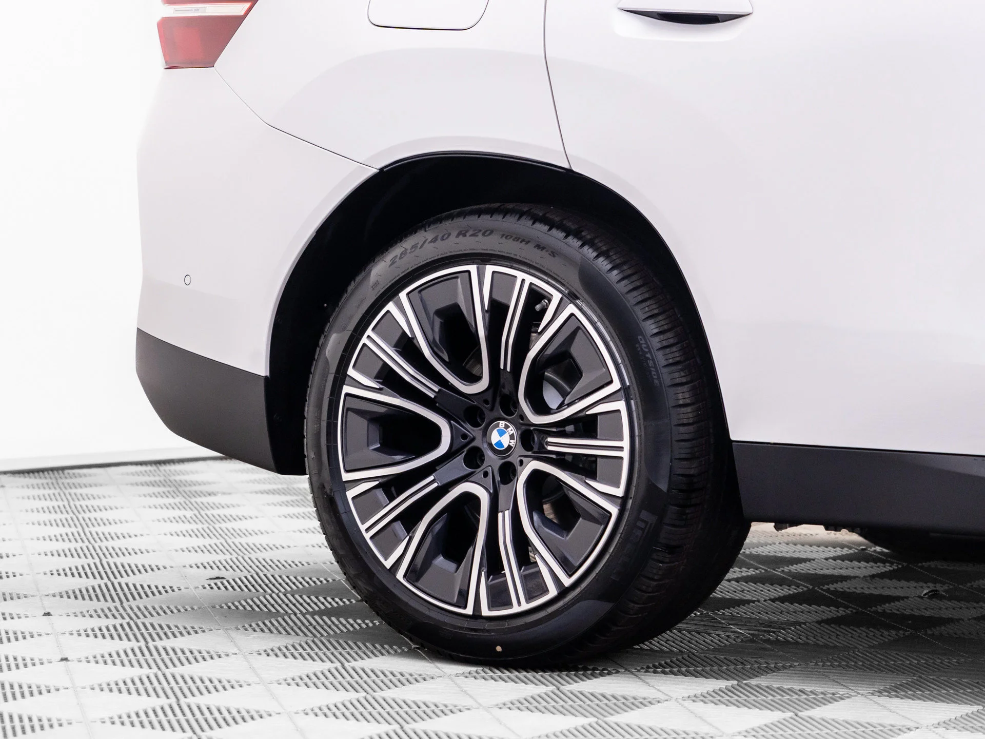 New 2026 White BMW 30 xDrive image 36