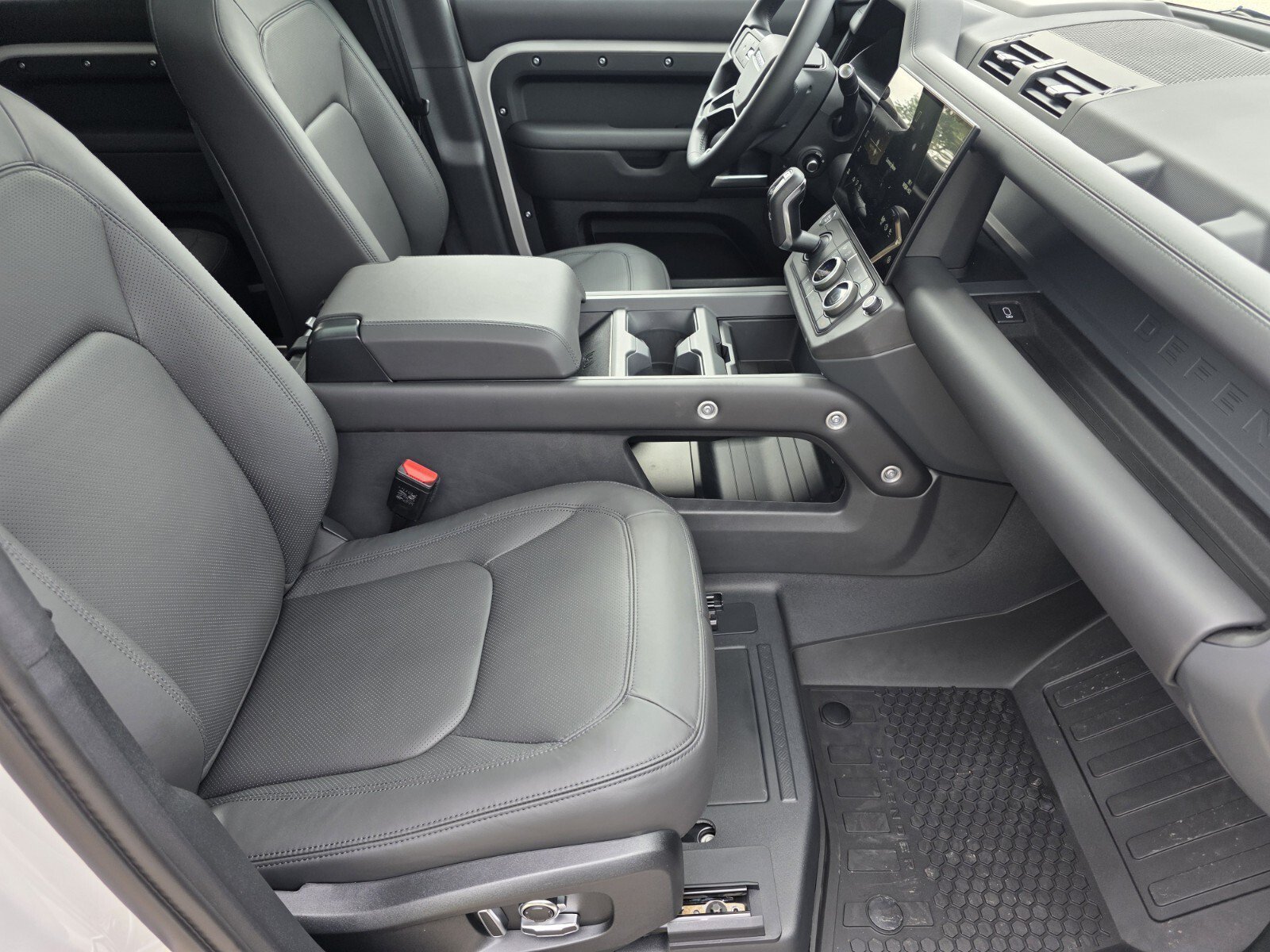 New 2026 Borasco Grey Land Rover P400 X-Dynamic SE image 3