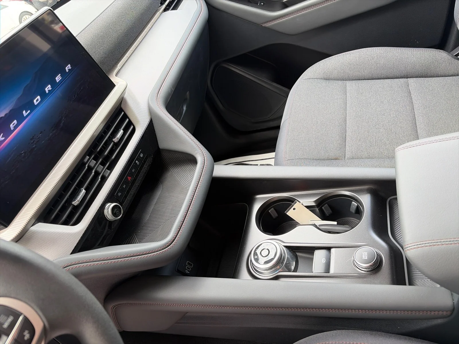 New 2026 Star White Metallic Tri-Coat Ford Active 100A image 11