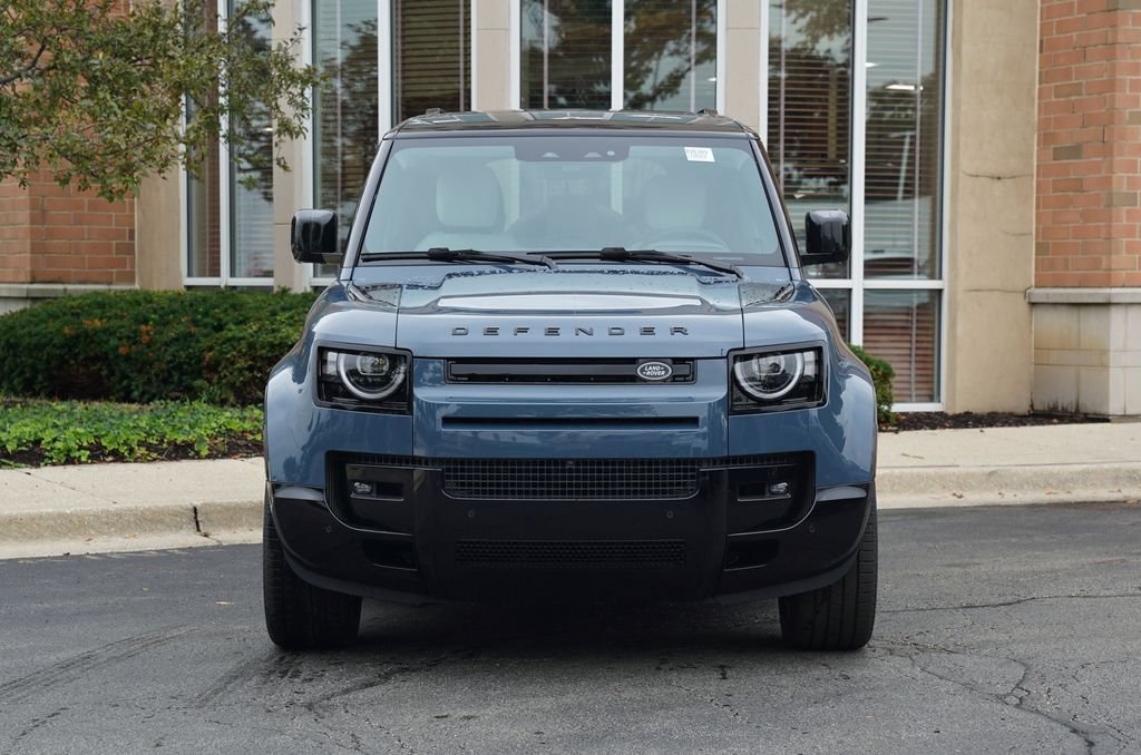 New 2026 Tasman Blue Land Rover X-Dynamic SE image 4