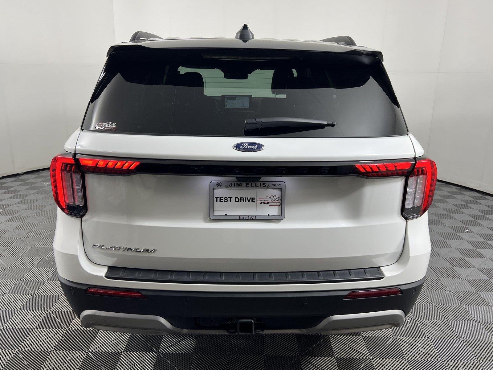 Used 2025 White Ford Platinum image 17