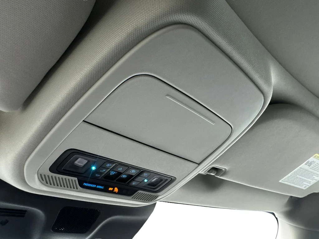 Used 2025 Silver Ford Platinum image 80