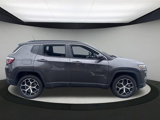 2024 Jeep Compass Limited photo 2