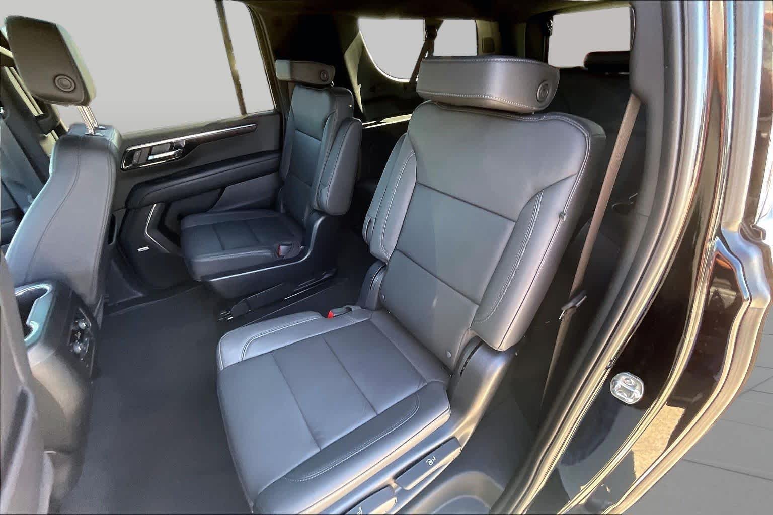 Used 2025 Black Chevrolet Z71 image 20