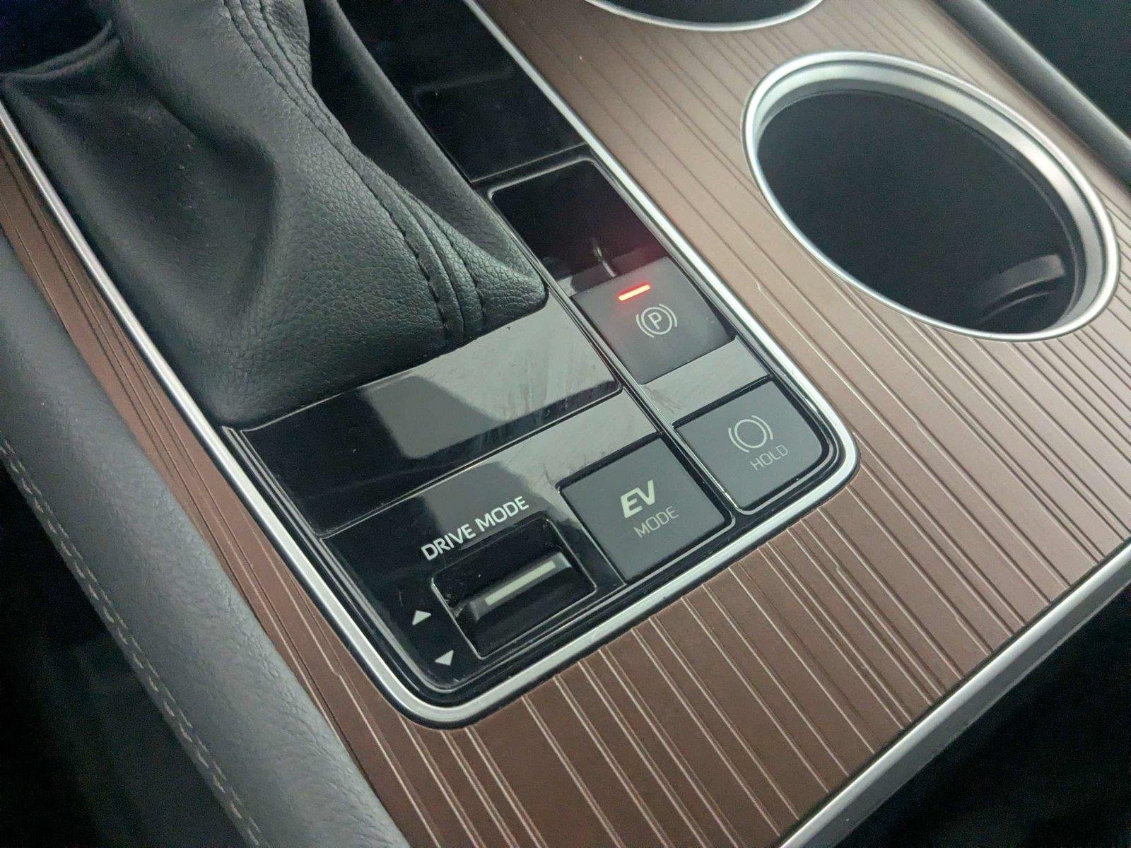 2024 Toyota Sienna XLE - Photo 26