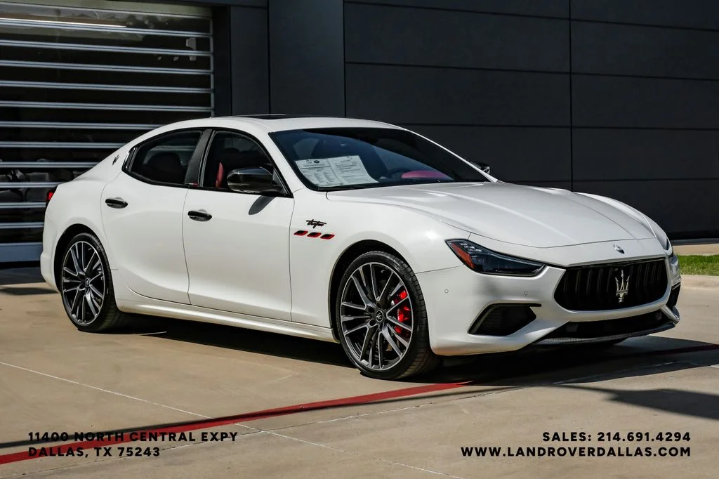 Used 2023 White Maserati Trofeo image 4