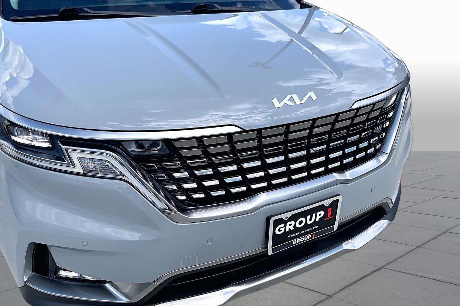Used 2024 Ceramic Silver Kia SX image 28