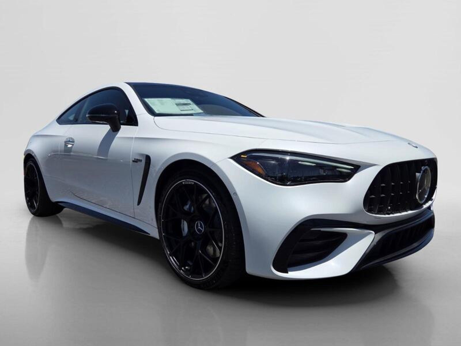 New 2026 MANUFAKTUR Moonlight White Metallic Mercedes-Benz AMG® CLE 53 4MATIC+ Coupe image 7