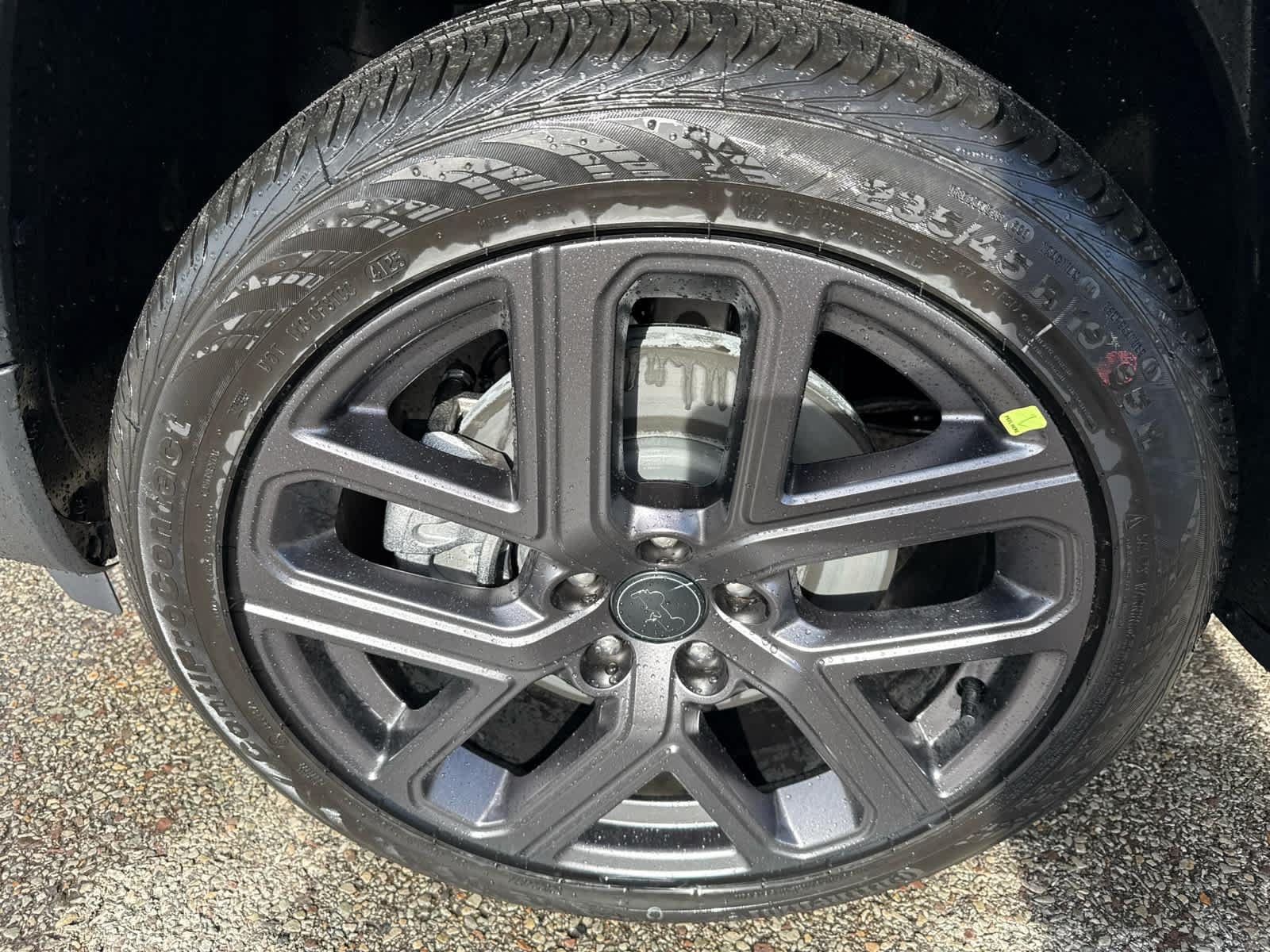 New 2026 Diamond Black Crystal Pearlcoat Jeep Latitude image 3