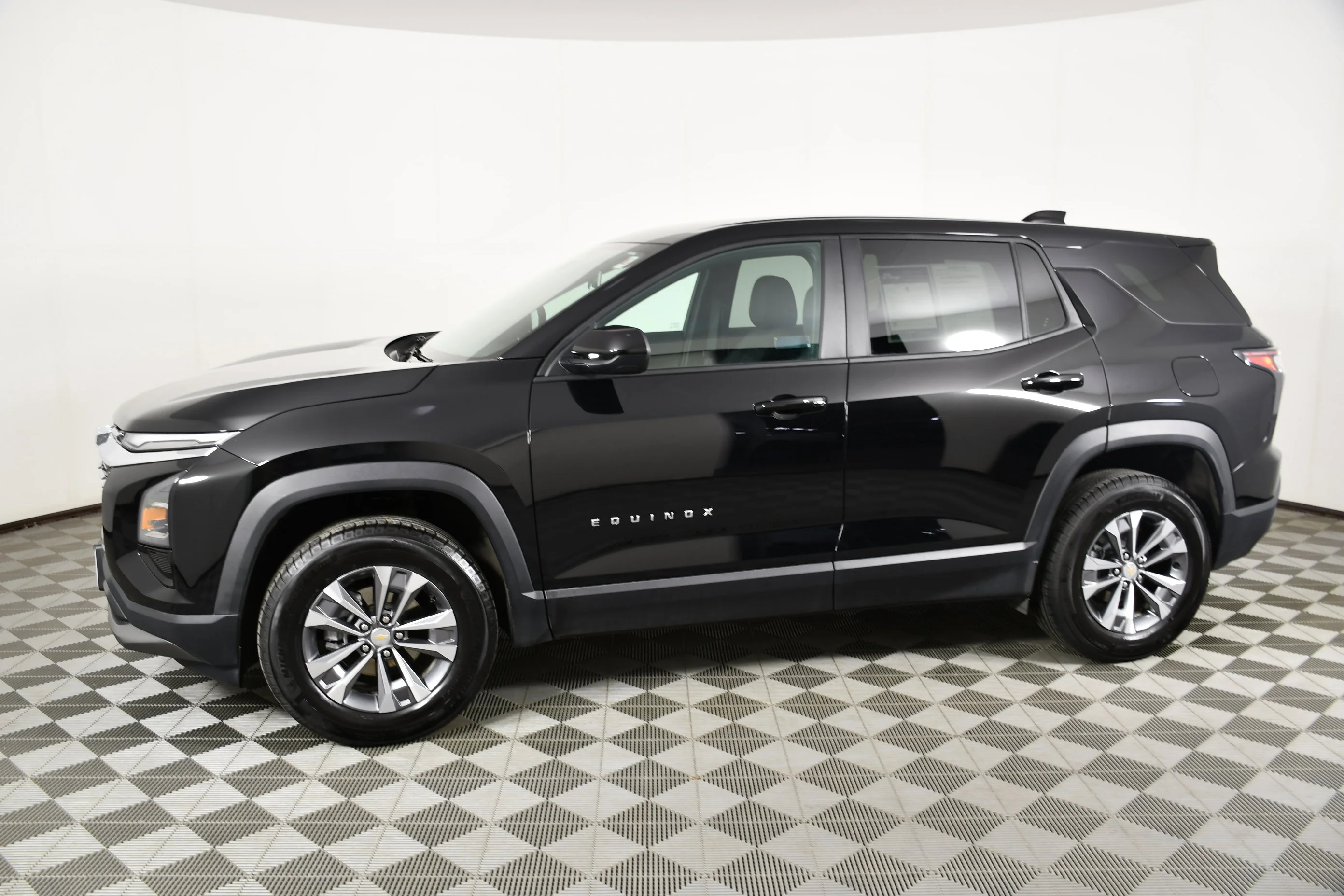 Used 2026 Mosaic Black Metallic Chevrolet AWD LT image 9
