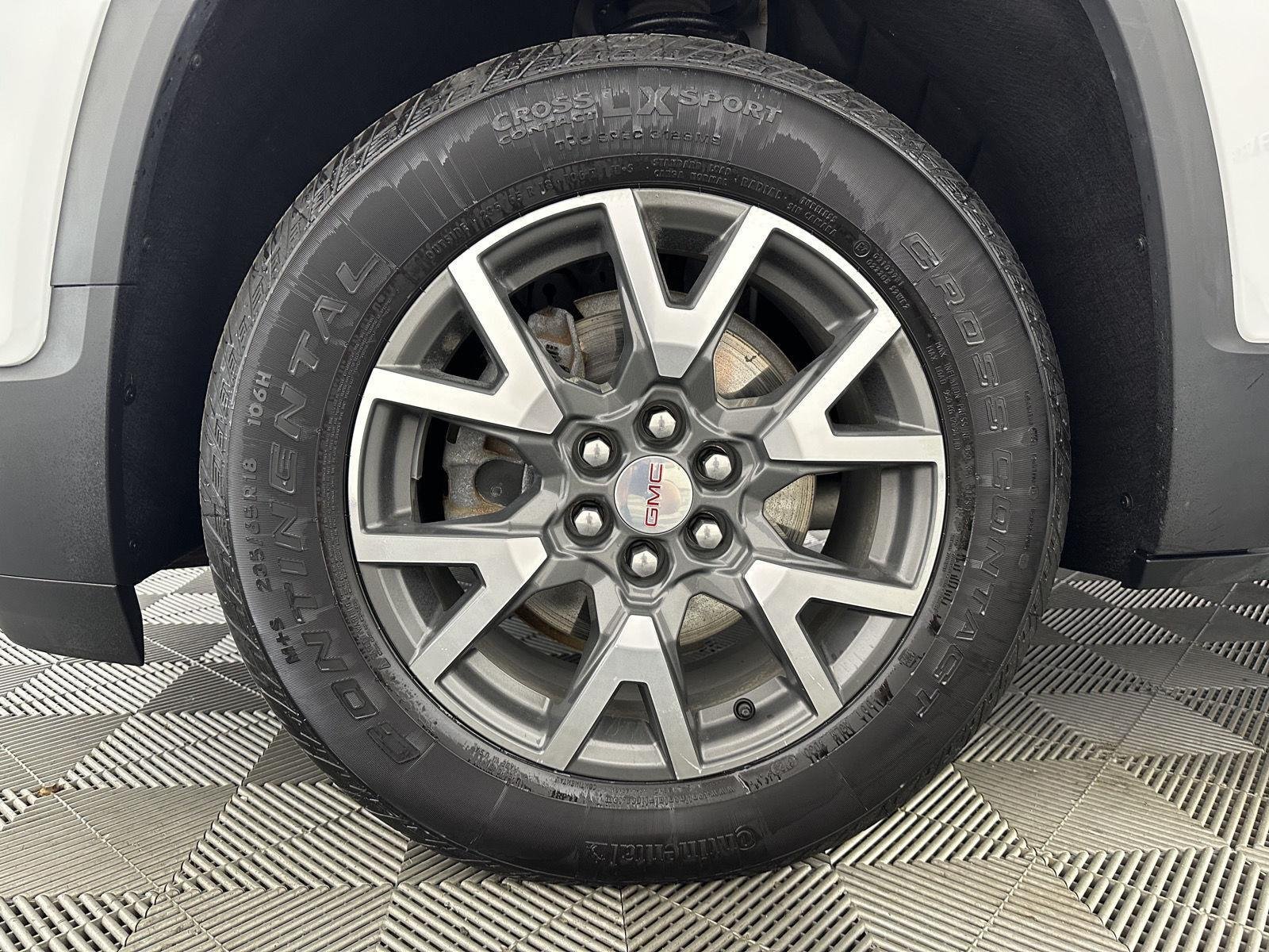 Used 2023 Summit White GMC SLE image 34