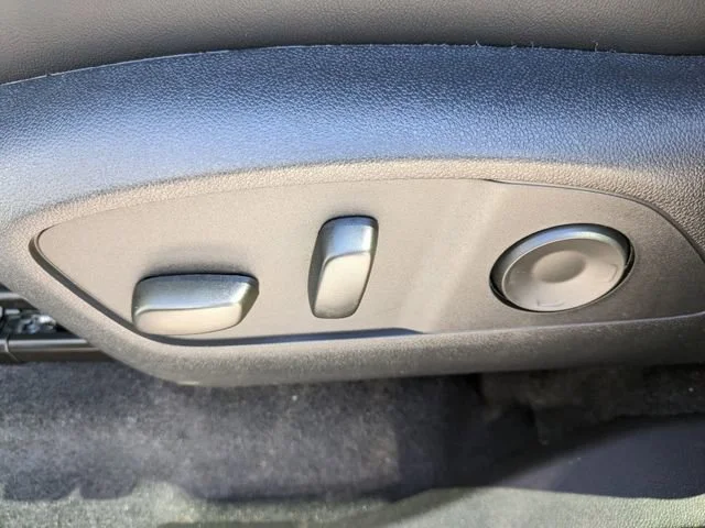 2026 GMC Acadia Denali - Photo 21