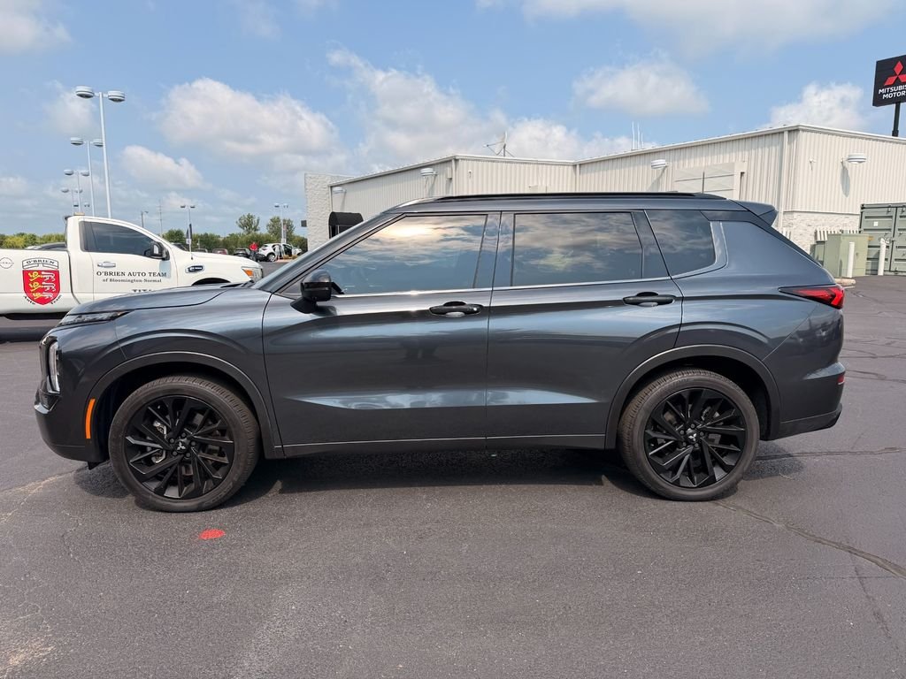 Used 2024  Mitsubishi SEL Black Edition image 6