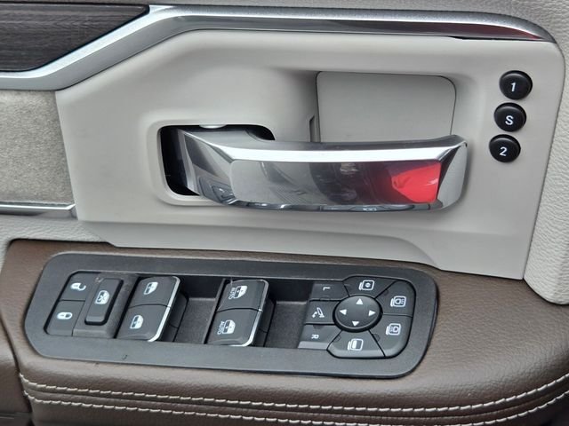 New 2026 Granite Crystal Metallic Clear-Coat Exterior Paint RAM Laramie image 25