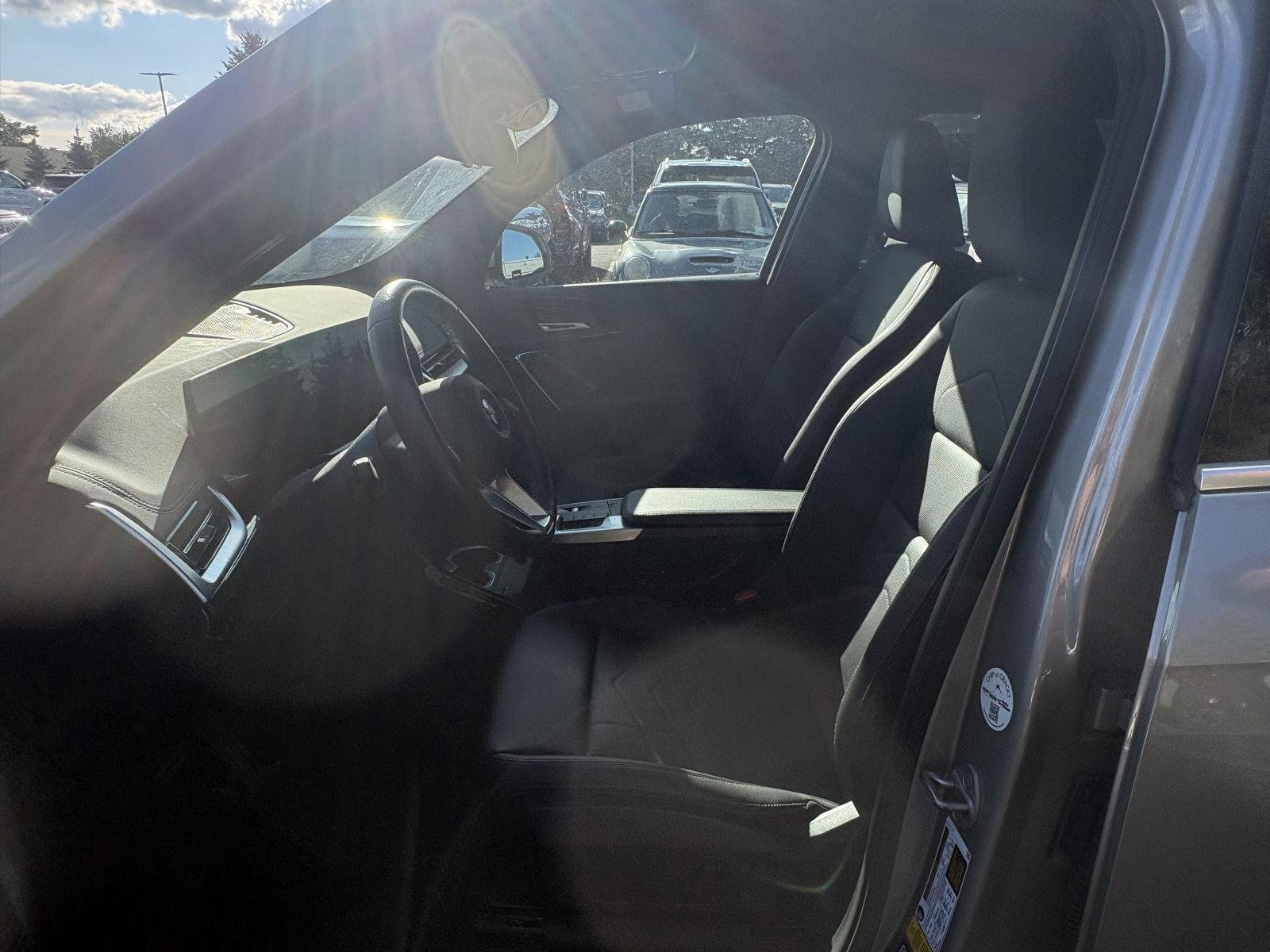 Used 2023 Space Silver Metallic BMW xDrive28i image 9